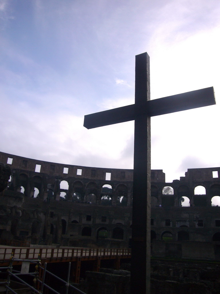 Cross at level 0 of the Colosseum