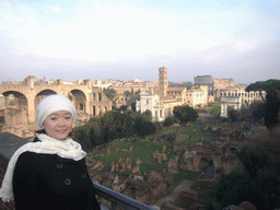 Miaomiao with a view on the Forum Romanum and the Colosseum, from the Palatine Hill