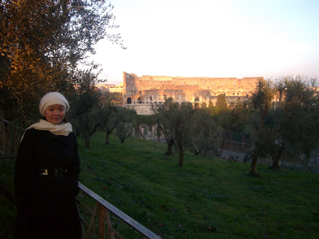 Miaomiao and the Colosseum, viewed from the Palatine Hill