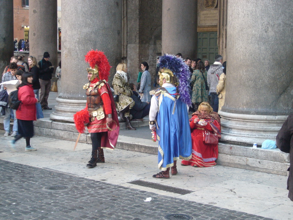 Roman actors in front of the Pantheon