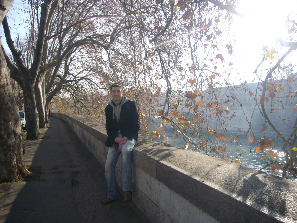 Tim at the side of the Tiber river