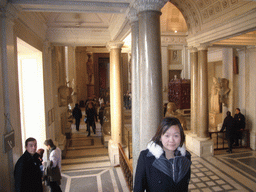 Miaomiao in the main hall of the Museo Pio-Clementino at the Vatican Museums