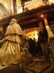 The Confessio, with a statue of Pope Pius IX, in the Basilica di Santa Maria Maggiore church