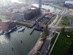 rotterdam_2_122 - 356 kb - 1024x768 - The Grote Parksluis sluice inbetween the Parkhaven and Coolhaven harbours, viewed from the Euroscoop platform of the Euromast tower The Grote Parksluis sluice inbetween the Parkhaven and Coolhaven harbours, viewed from the Euroscoop platform of the Euromast tower