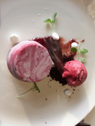rotterdam_2_127 - 166 kb - 768x1024 - Dessert at the restaurant in the Euromast tower Dessert at the restaurant in the Euromast tower