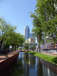 Canal at the north side of the Westersingel street, and the Manhattan Hotel, viewed from the Westersingelbrug bridge