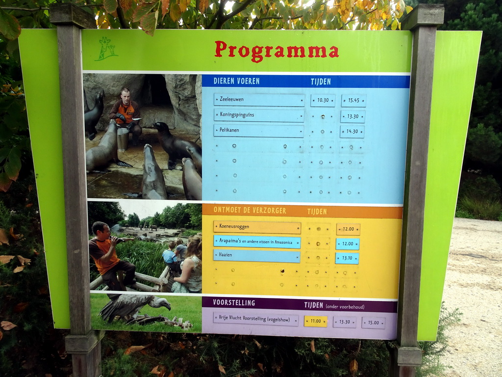 Sign with the programme of the day at the Diergaarde Blijdorp zoo