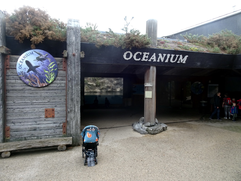 Entrance to the Oceanium at the Diergaarde Blijdorp zoo