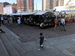 Max with market stalls at the Binnenrotte square