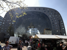 Market stalls in front of the Markthal building at the Binnenrotte square