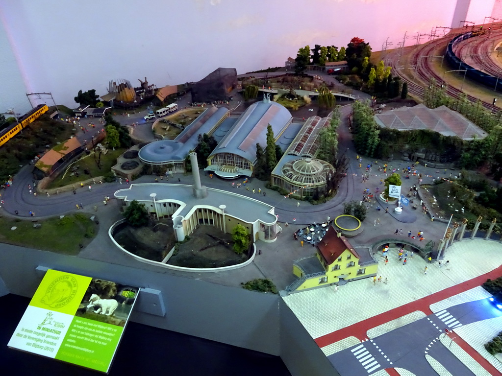 Scale model of the Diergaarde Blijdorp zoo at Miniworld Rotterdam, with explanation