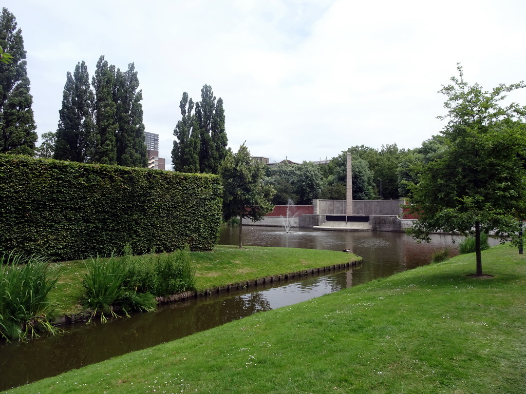 The southeast side of the Museumpark with the G.J. de Jongh Monument