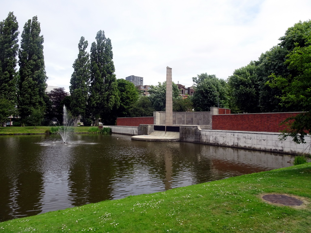 The southeast side of the Museumpark with the G.J. de Jongh Monument