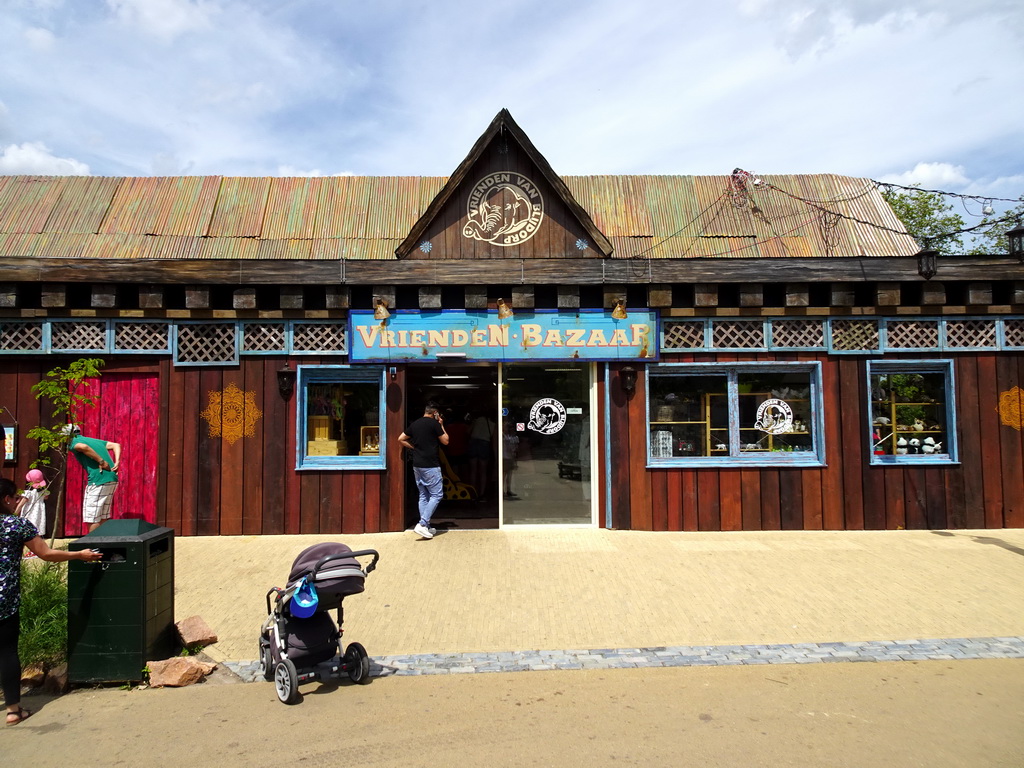 Front of the Vrienden Bazaar shop at the Diergaarde Blijdorp zoo