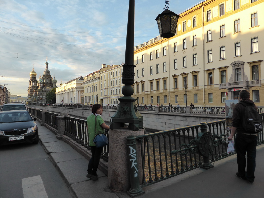 Miaomiao at the Italian Bridge over the Griboedov Canal, and the Church of the Savior on Spilled Blood