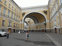Miaomiao with the Double Arch of the General Staff Building at the Bolshaya Morskaya street