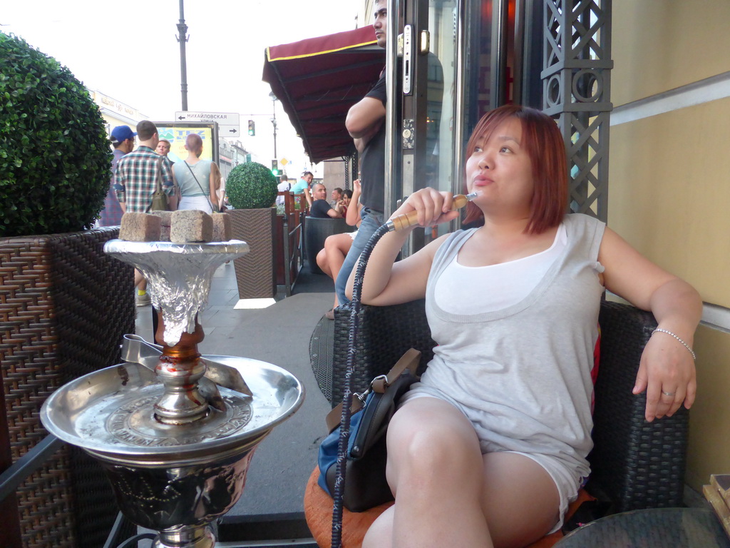 Miaomiao with a waterpipe at the Gamma Coffee Club at the Nevskiy Prospekt street