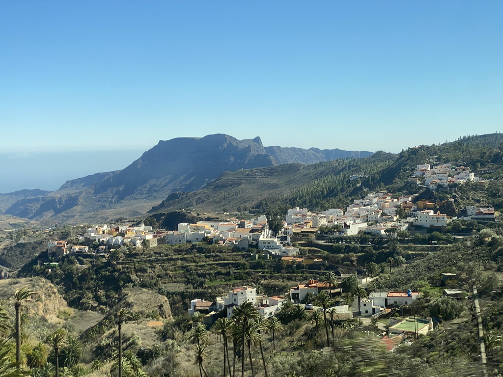 The north side of town, viewed from the tour bus on the GC-60 road