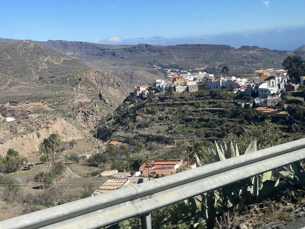 The north side of town, viewed from the tour bus on the GC-60 road