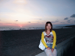 Miaomiao at the beach at the Ocean Front Walk, at sunset