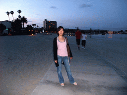 Mengjin at the Bayside Walk, at sunset