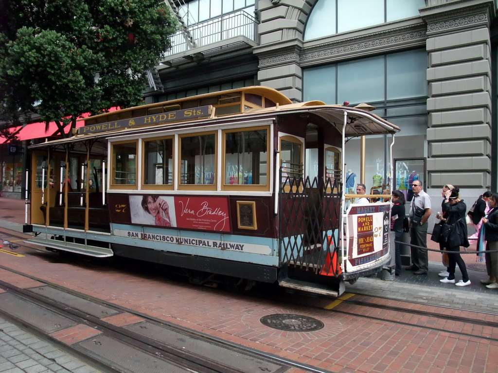 Tram at Powell street