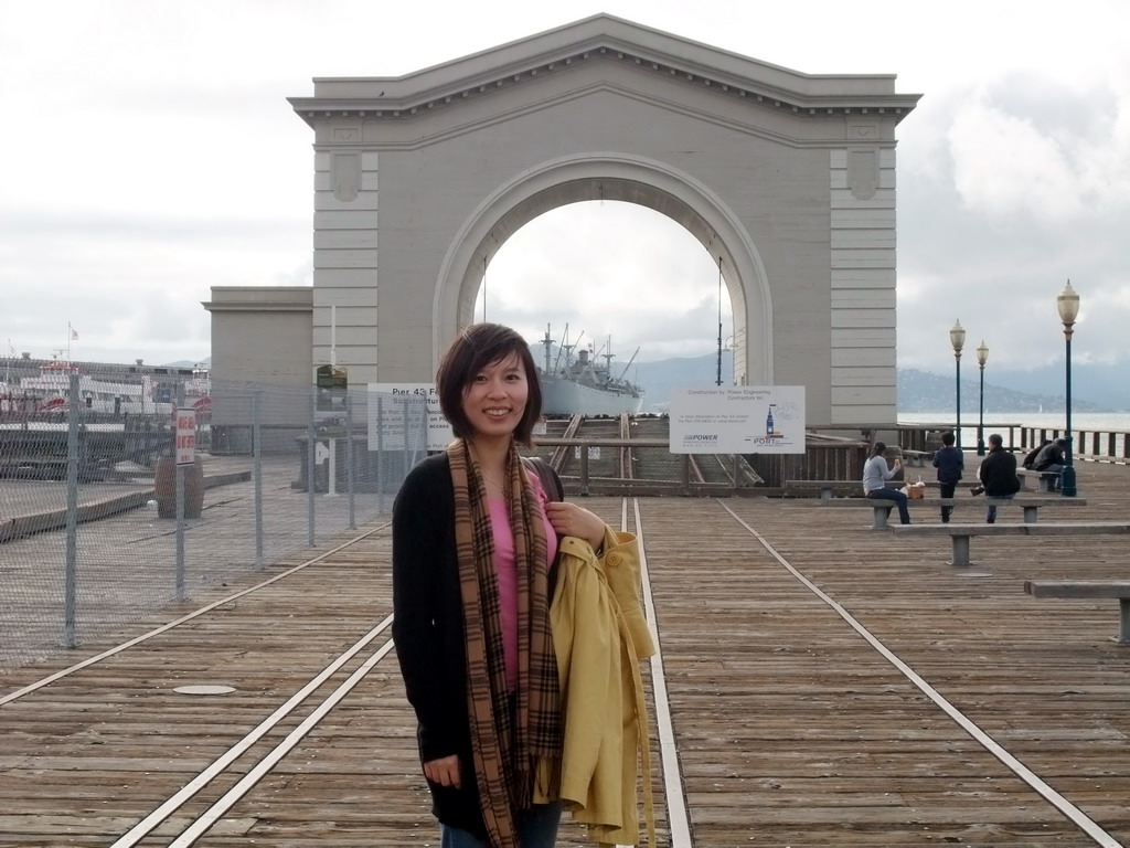 Mengjin at Pier 43 Ferry Arch