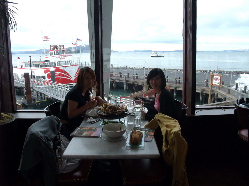 Miaomiao and Mengjin having dinner in the Franciscan Crab Restaurant