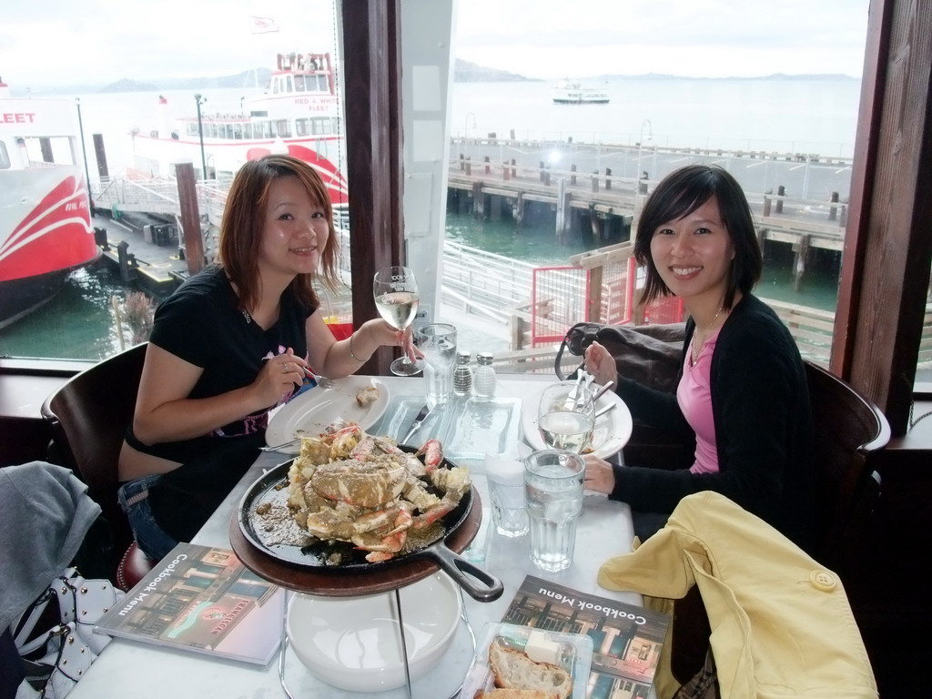 Miaomiao and Mengjin having dinner in the Franciscan Crab Restaurant