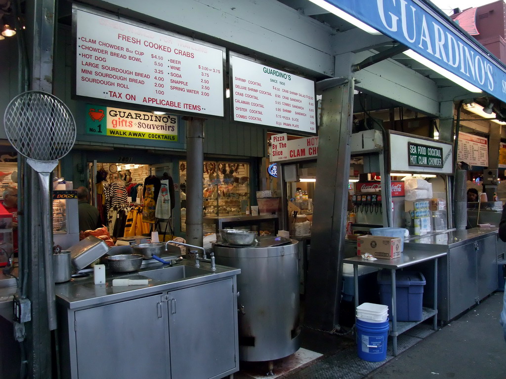 Guardino`s Souvenirs and Seafood