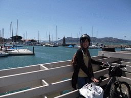 Mengjin at the harbour of San Francisco Bay and the Golden Gate Bridge