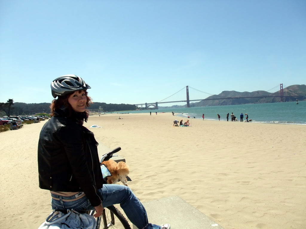 Miaomiao at the Golden Gate Bridge