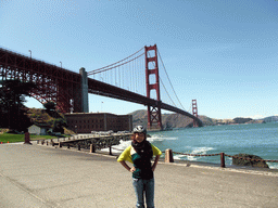 Miaomiao at the Golden Gate Bridge