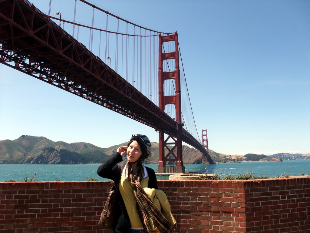 Mengjin at the Golden Gate Bridge