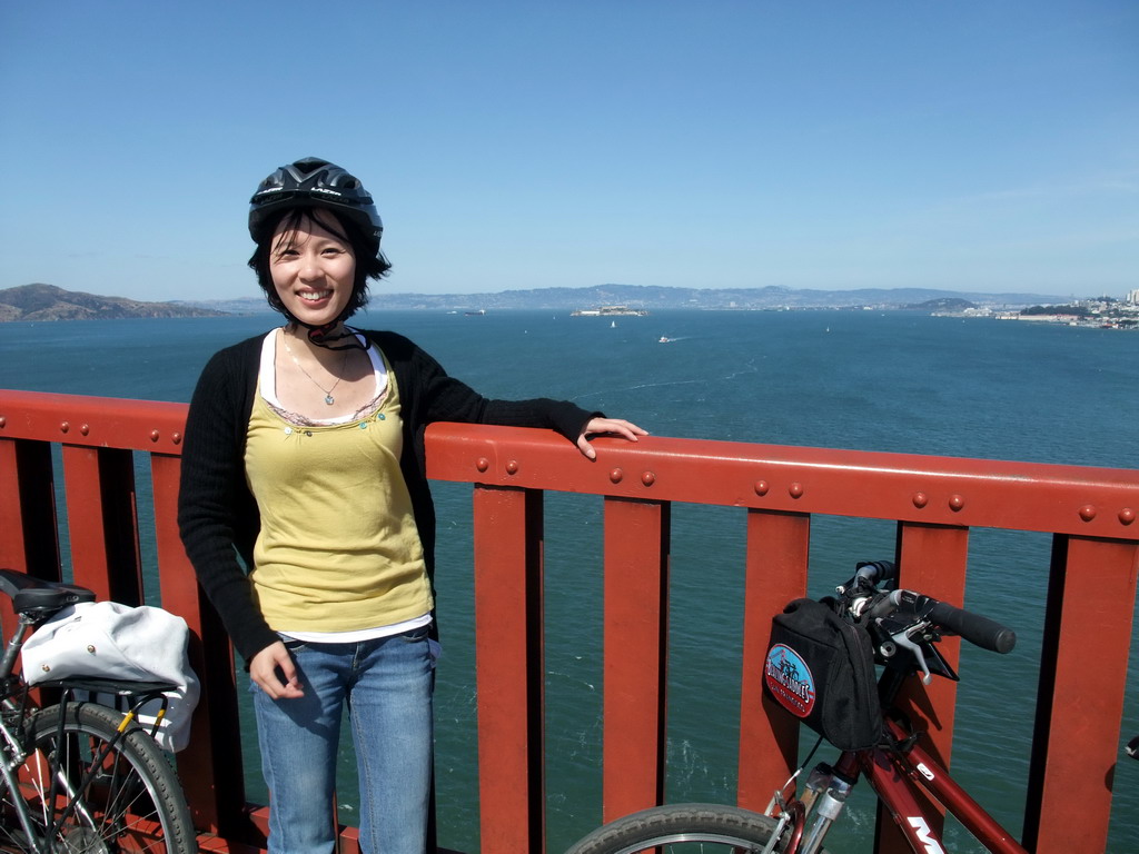 Mengjin on the Golden Gate Bridge