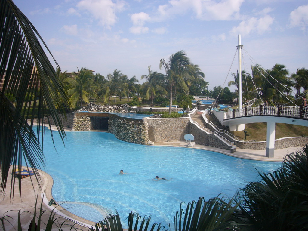 The swimming pool at the Gloria Resort Sanya