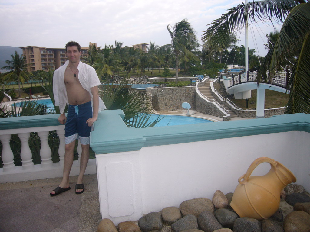 Tim with a view on the swimming pool at the Gloria Resort Sanya