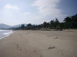 The beach of Yalong Bay