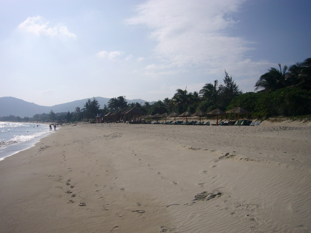 The beach of Yalong Bay