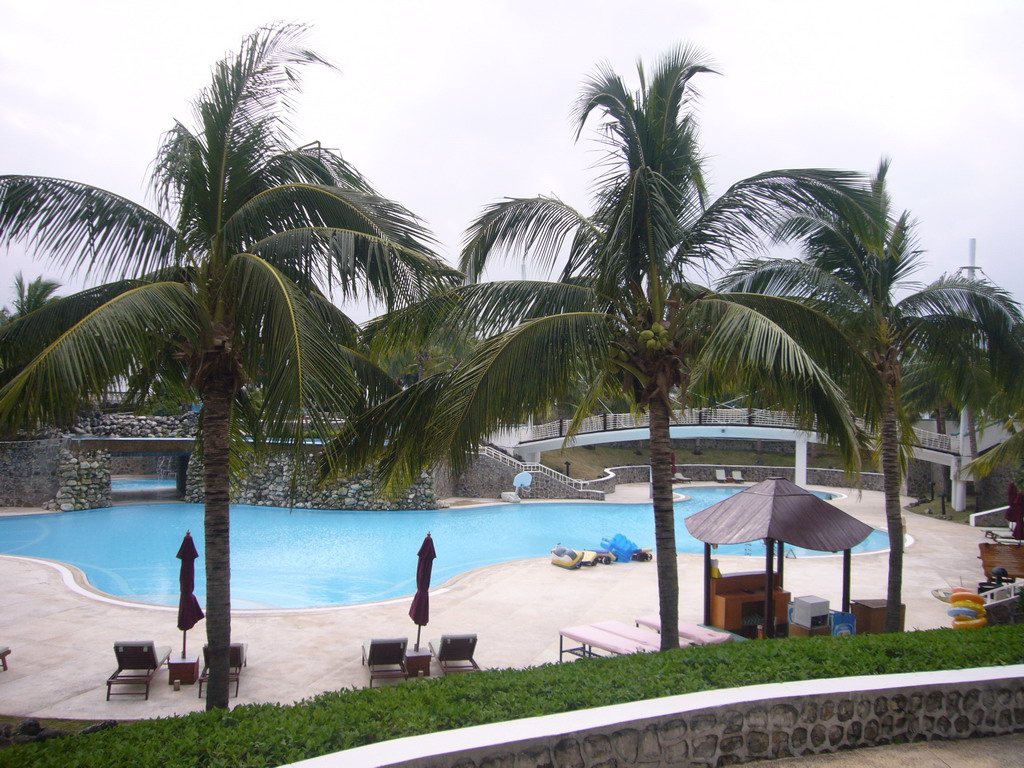 The swimming pool at the Gloria Resort Sanya