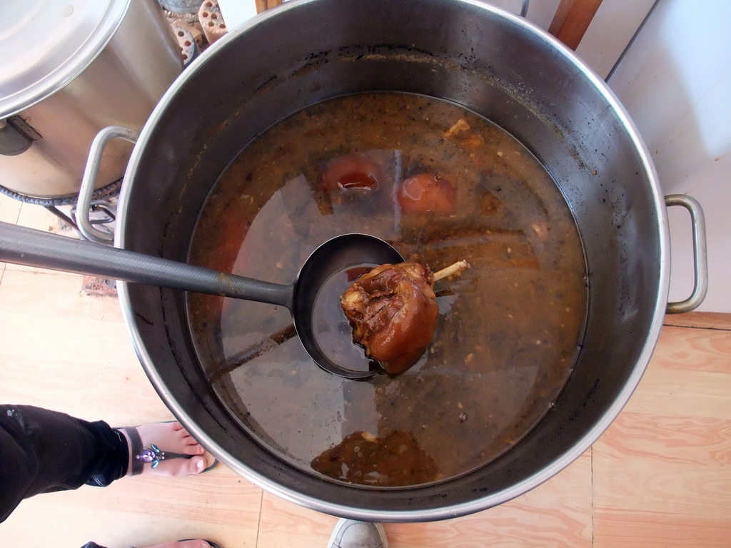 Pan with meat in a restaurant near the city center