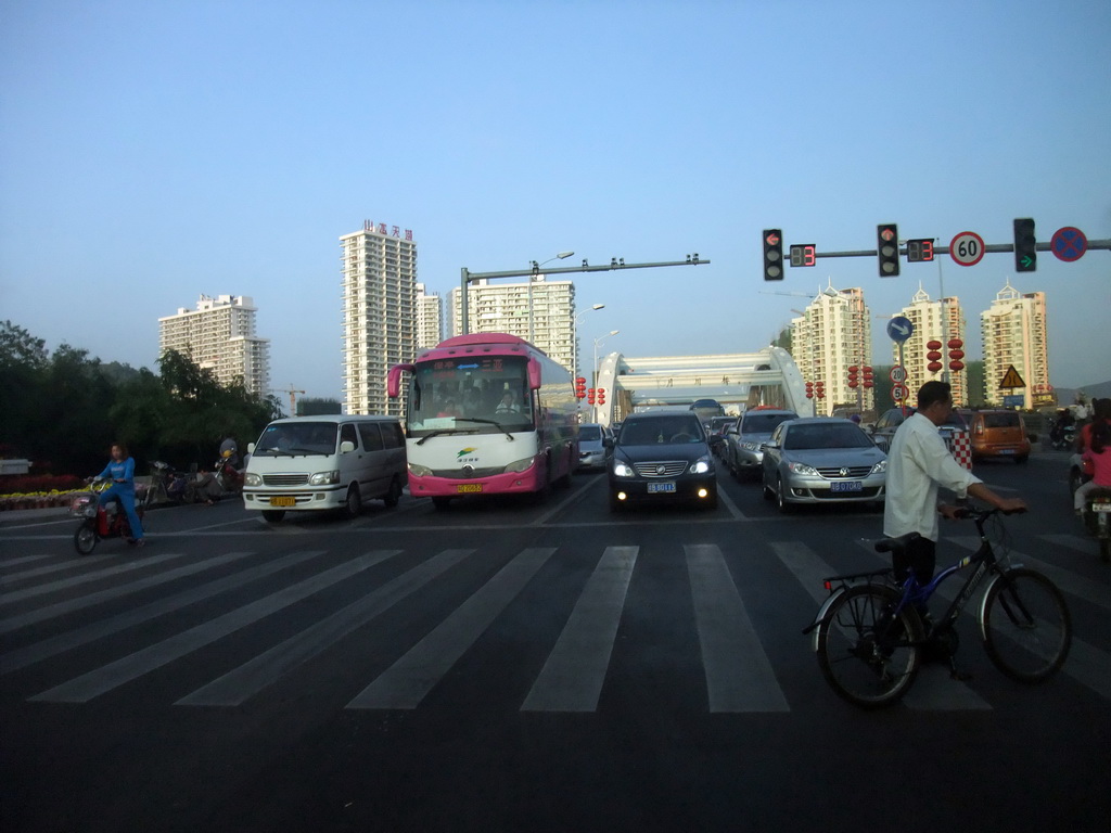 The Yuechuan Bridge over the Sanyahe River, viewed from a car