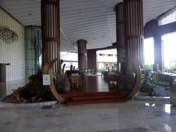 Tables and seats in the lobby of the InterContinental Sanya Haitang Bay Resort