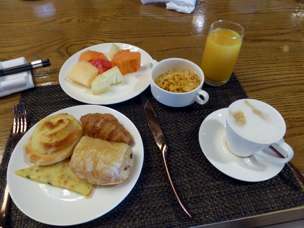 Breakfast at the Cove restaurant at the InterContinental Sanya Haitang Bay Resort