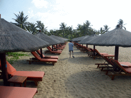 Max and Miaomiao`s father at the beach of the InterContinental Sanya Haitang Bay Resort