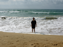 sanya_3_211 - 263 kb - 1024x768 - Miaomiao at the beach of the InterContinental Sanya Haitang Bay Resort Miaomiao at the beach of the InterContinental Sanya Haitang Bay Resort