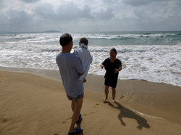 Miaomiao, her father and Max at the beach of the InterContinental Sanya Haitang Bay Resort