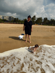 Miaomiao and Max at the beach of the InterContinental Sanya Haitang Bay Resort