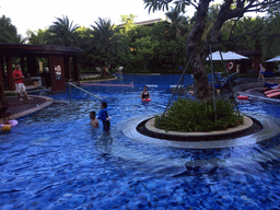 Miaomiao and Max in the swimming pool of the InterContinental Sanya Haitang Bay Resort