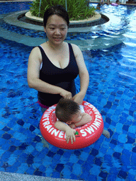 Miaomiao and Max in the swimming pool of the InterContinental Sanya Haitang Bay Resort